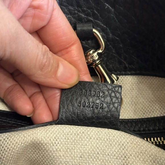 Gucci soho chain tote bag in black - Picture 12 of 16